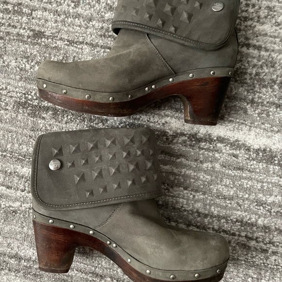 Ugg ankle boots - Picture 2 of 4